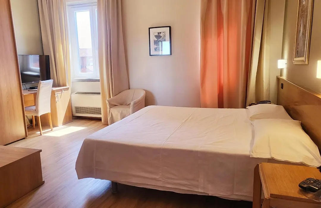 Hotel Lux-1
